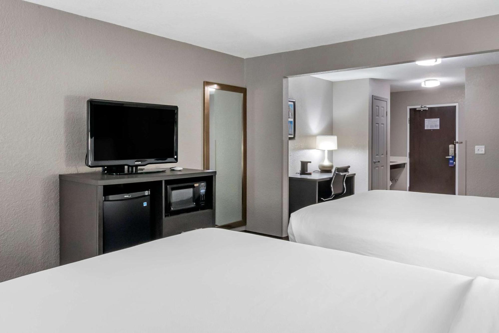 Comfort Inn & Suites Emporia Εξωτερικό φωτογραφία