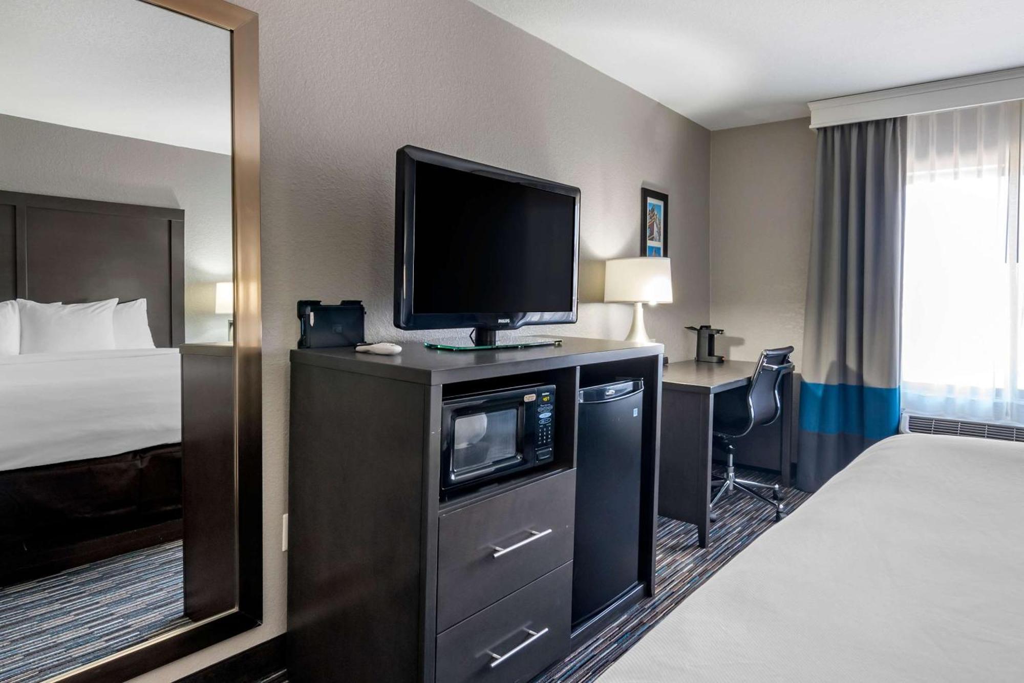 Comfort Inn & Suites Emporia Εξωτερικό φωτογραφία